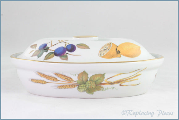 Royal Worcester - Evesham Gold - 2 Pint Oval Casserole (Lemons Lid)