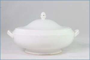 Wedgwood - Signet Gold - Lidded Vegetable Dish