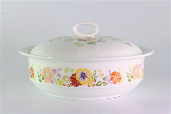 Wedgwood - Summer Bouquet - Lidded Vegetable Dish